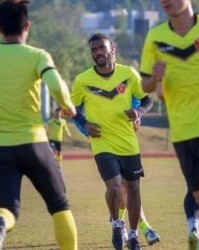 蒙扎升班马发威,主场力克莱切城收获宝贵一分