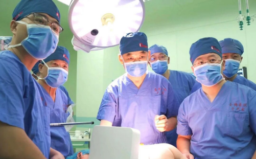 JJB- 布雷斯特医疗团队创新疗法，伤员恢复提速  